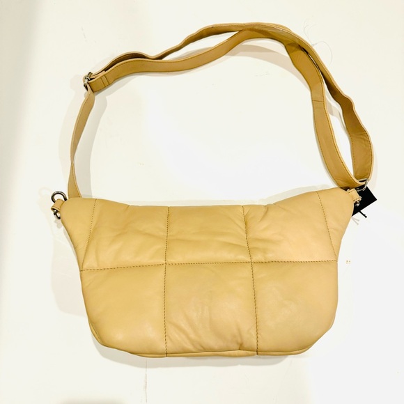 STYLISM Beige Sheepskin Oversized Puffy Quilted Sling Bag - Picture 10 of 11